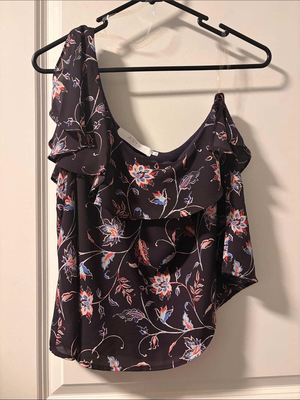 Astr Black Floral One-Shoulder Ruffle Camisole